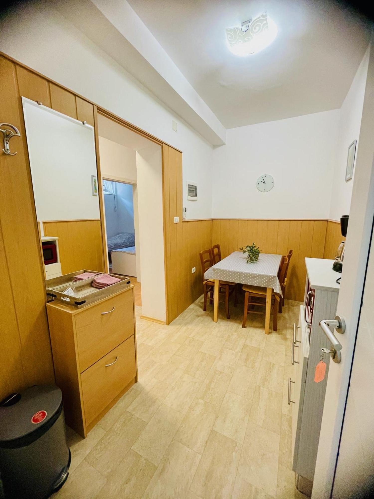 Viler Apartments Izola Esterno foto