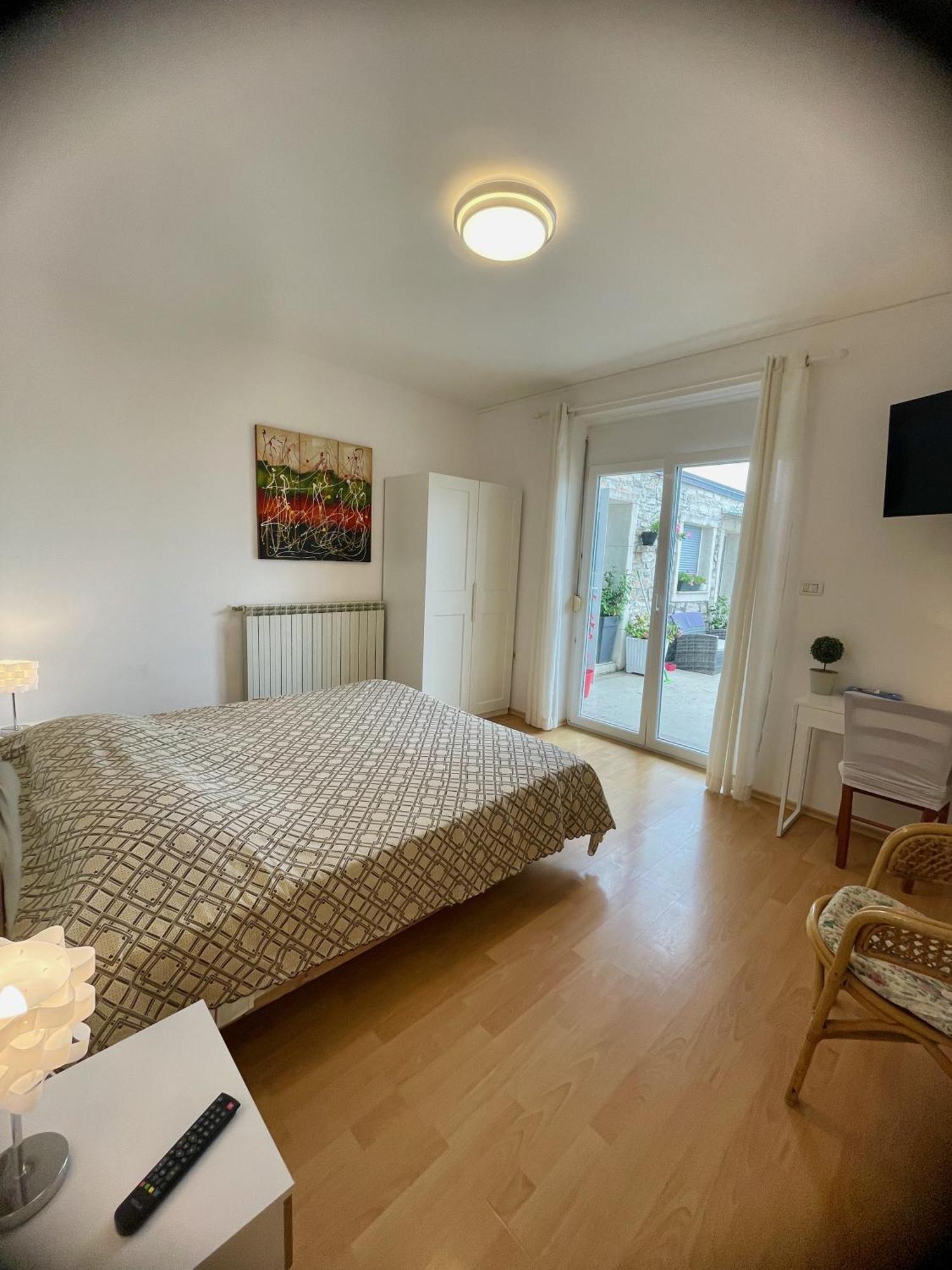 Viler Apartments Izola Esterno foto